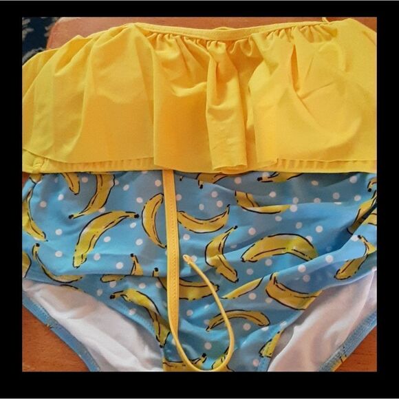 NWOTS Smity Women swimsuit Banana Pattern Beach Wear 2PCS Size Small - Picture 3 of 9